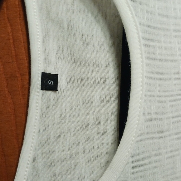 𝅺SMALL White Sleeveless Top Box 9 - Picture 2 of 3